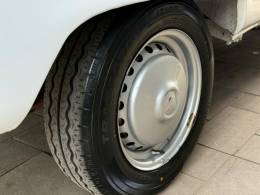 VOLKSWAGEN - KOMBI - 2013/2014 - Branca - R$ 55.000,00