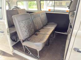 VOLKSWAGEN - KOMBI - 2012/2012 - Branca - R$ 53.000,00