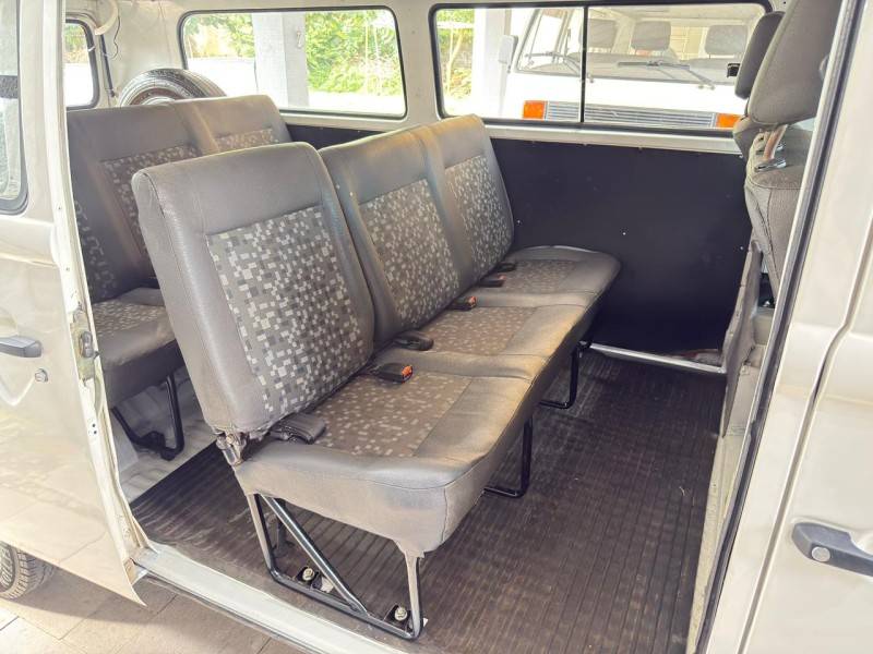 VOLKSWAGEN - KOMBI - 2012/2012 - Branca - R$ 53.000,00