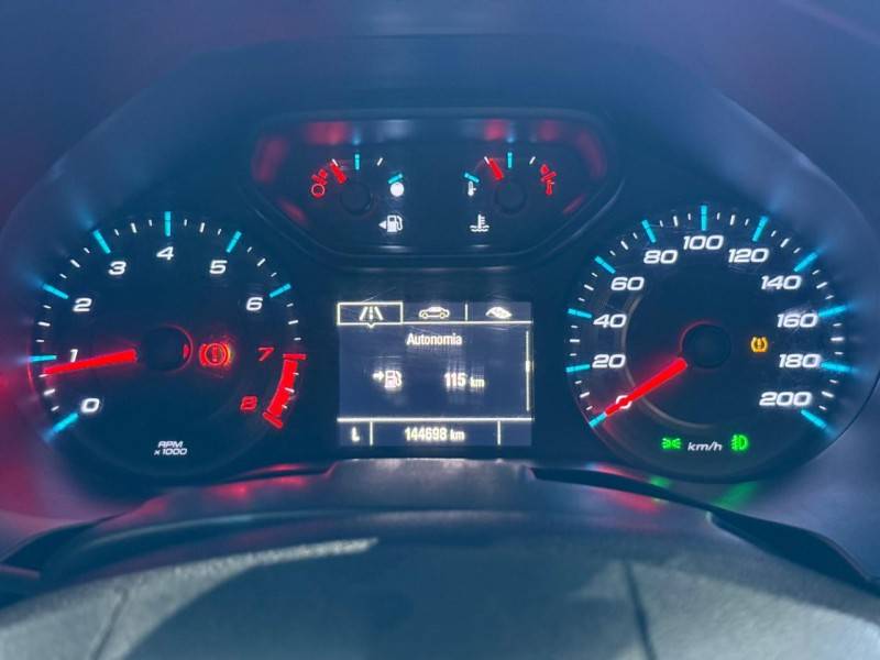 CHEVROLET - S10 - 2016/2017 - Branca - R$ 110.000,00