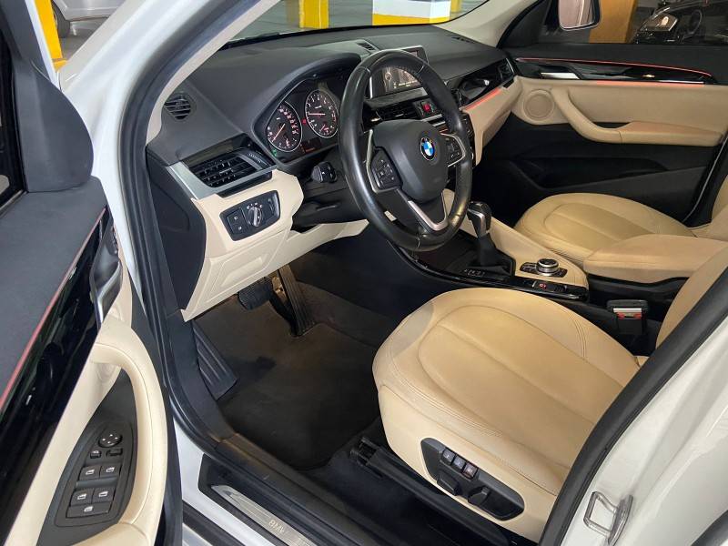 BMW - X1 - 2017/2018 - Branca - R$ 137.000,00