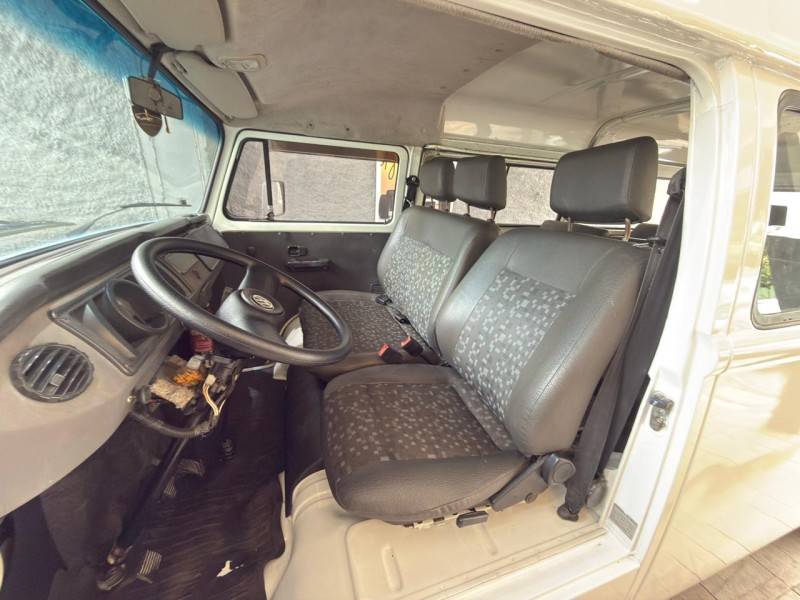 VOLKSWAGEN - KOMBI - 2012/2012 - Branca - R$ 53.000,00