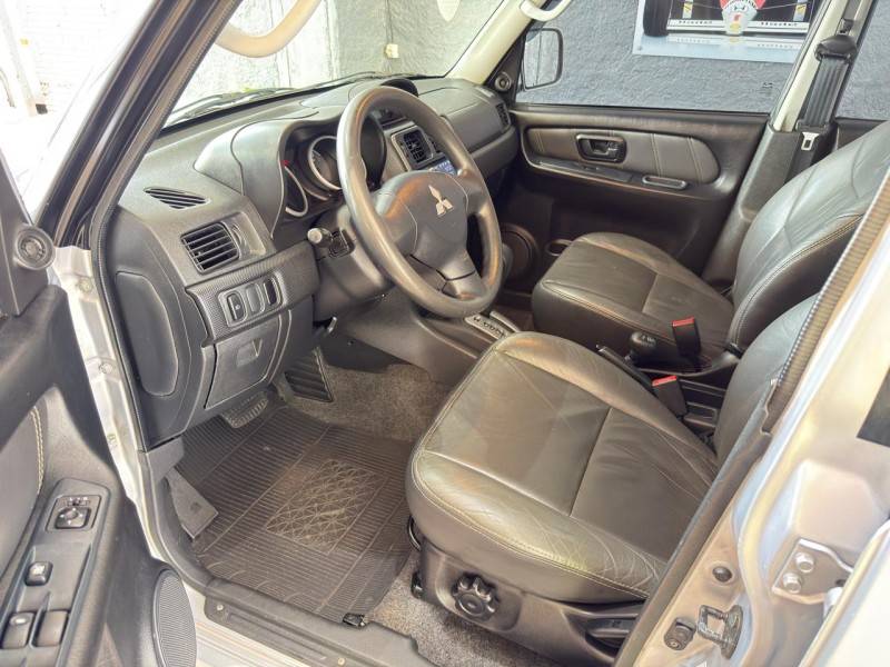 MITSUBISHI - PAJERO TR4 - 2010/2010 - Prata - R$ 59.900,00