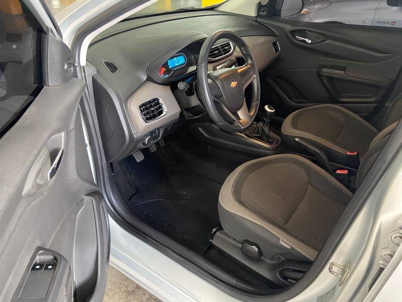 CHEVROLET - PRISMA - 2013/2013 - Prata - R$ 45.000,00