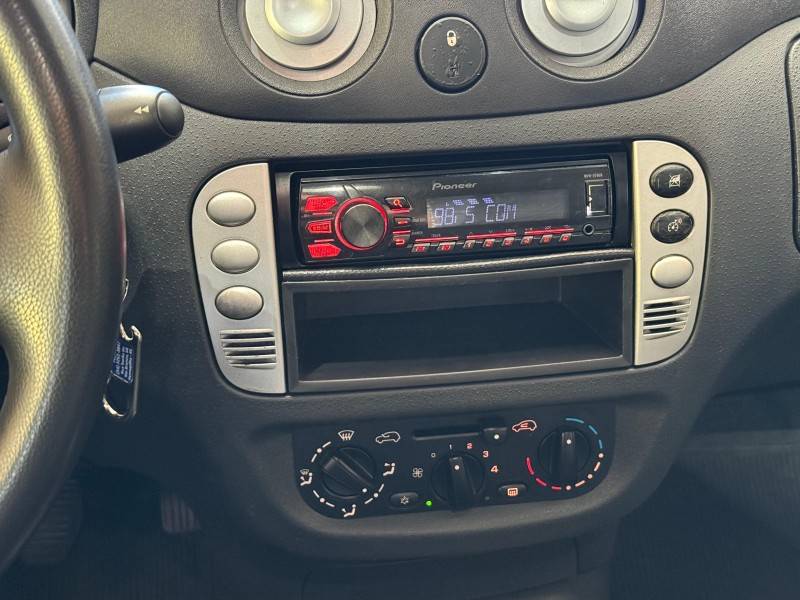 CITROËN - C3 - 2010/2011 - Vermelha - R$ 26.000,00