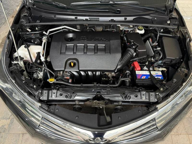 TOYOTA - COROLLA - 2014/2015 - Preta - R$ 85.900,00