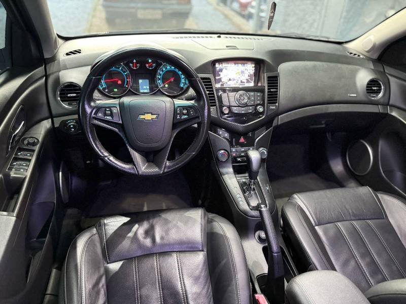 CHEVROLET - CRUZE - 2013/2014 - Preta - R$ 72.000,00