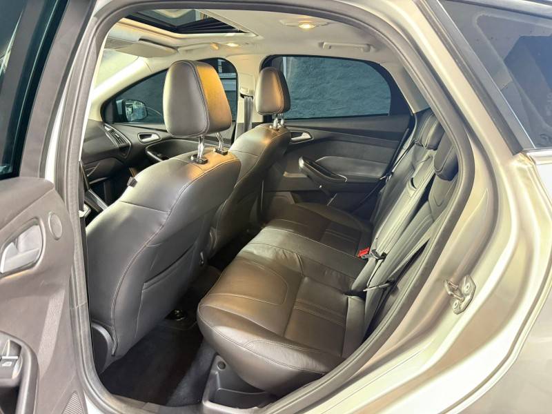 FORD - FOCUS - 2015/2015 - Prata - R$ 62.900,00