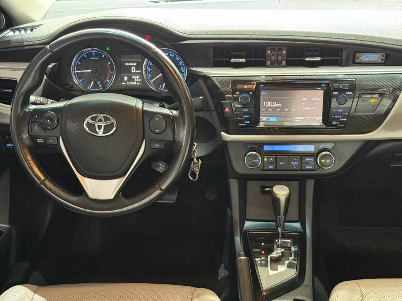 TOYOTA - COROLLA - 2014/2015 - Preta - R$ 85.900,00