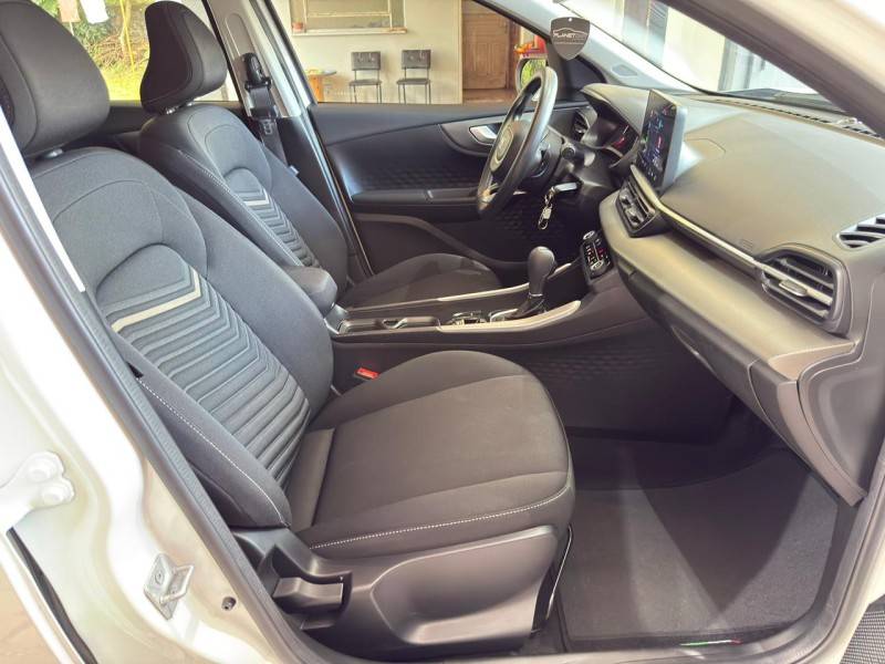 FIAT - FASTBACK - 2023/2024 - Branca - R$ 108.000,00