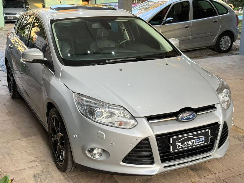 FORD - FOCUS - 2015/2015 - Prata - R$ 62.900,00