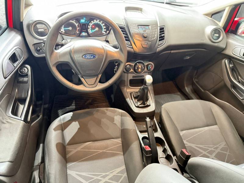 FORD - FIESTA - 2013/2014 - Vermelha - R$ 42.900,00