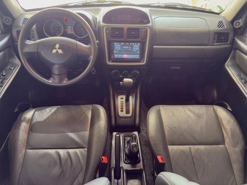 MITSUBISHI - PAJERO TR4 - 2010/2010 - Prata - R$ 59.900,00