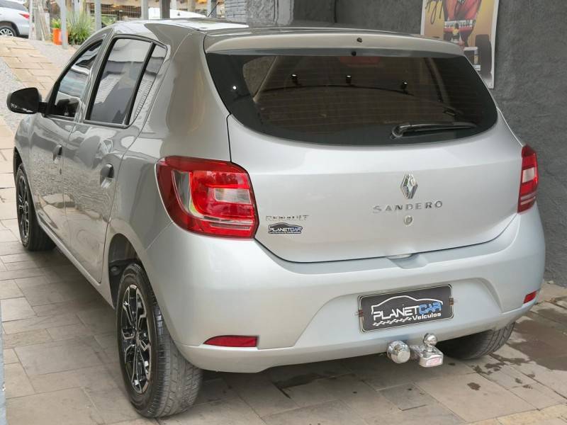 RENAULT - SANDERO - 2017/2017 - Prata - R$ 42.500,00