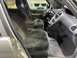 CITROËN - XSARA PICASSO - 2007/2008 - Prata - R$ 15.000,00