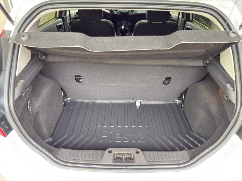 FORD - FIESTA - 2015/2015 - Branca - R$ 43.900,00