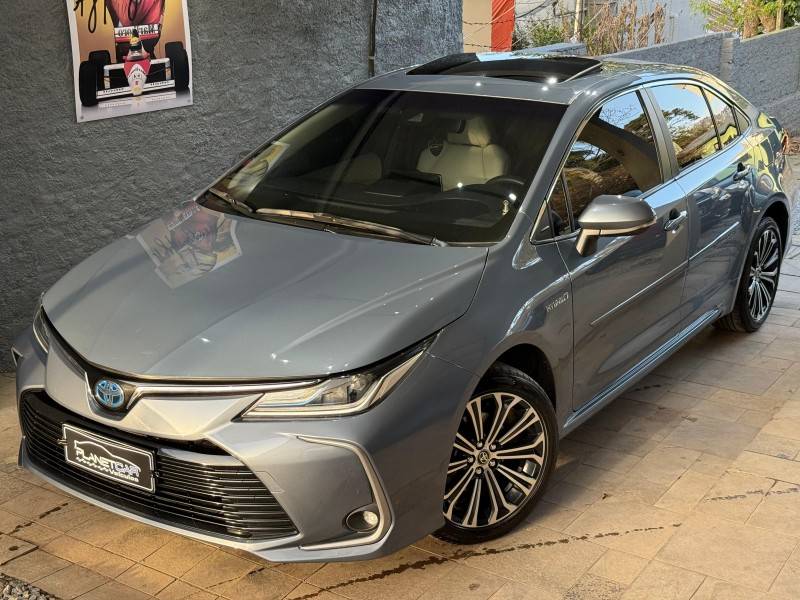 TOYOTA - COROLLA - 2019/2020 - Cinza - R$ 133.900,00