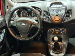 FORD - FIESTA - 2014/2015 - Vermelha - R$ 45.900,00