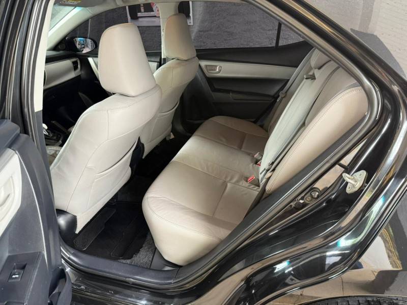 TOYOTA - COROLLA - 2014/2015 - Preta - R$ 85.900,00