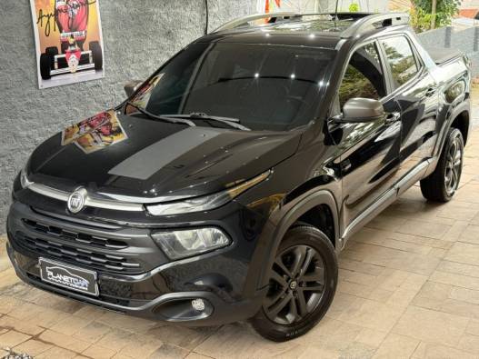 FIAT - TORO - 2017/2018 - Preta - R$ 92.800,00