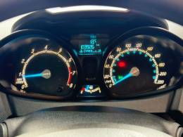 FORD - FIESTA - 2013/2014 - Vermelha - R$ 42.900,00