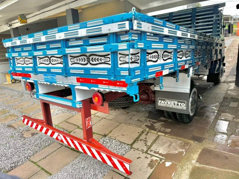 MERCEDES-BENZ - 608 - 1980/1980 - Azul - R$ 80.000,00