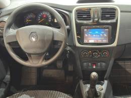 RENAULT - SANDERO - 2017/2017 - Prata - R$ 42.500,00