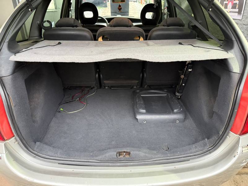 CITROËN - XSARA PICASSO - 2007/2008 - Prata - R$ 15.000,00