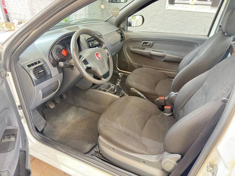 FIAT - STRADA - 2019/2020 - Branca - R$ 60.000,00
