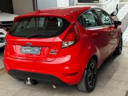 FORD - FIESTA - 2014/2015 - Vermelha - R$ 45.900,00