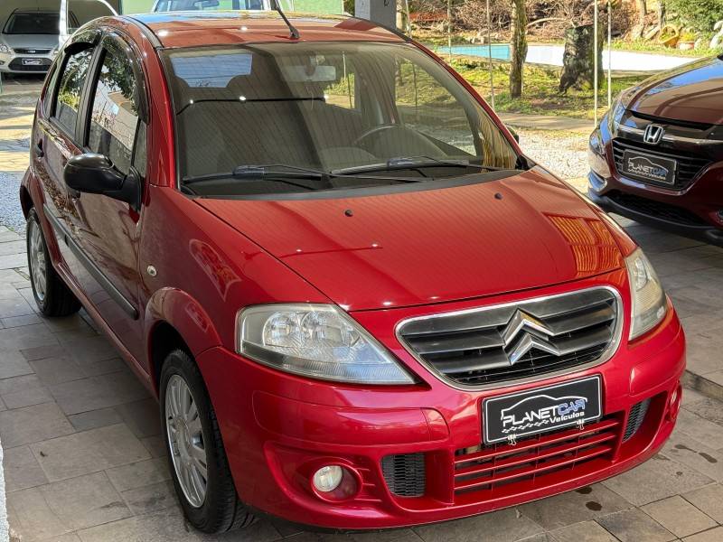 CITROËN - C3 - 2010/2011 - Vermelha - R$ 26.000,00