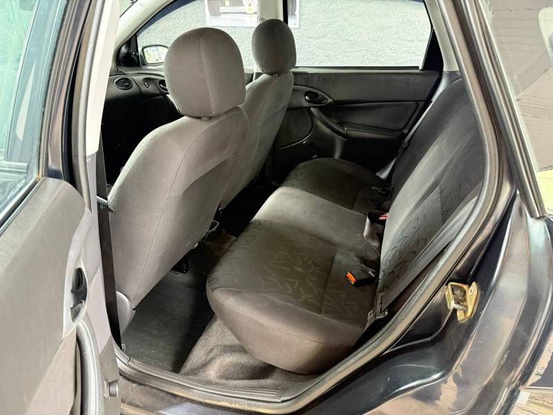 FORD - FOCUS - 2008/2009 - Preta - R$ 28.900,00