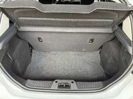 FORD - FIESTA - 2015/2016 - Branca - R$ 49.900,00