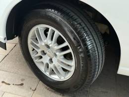 FORD - FOCUS - 2003/2004 - Branca - R$ 24.000,00