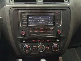VOLKSWAGEN - JETTA - 2012/2013 - Branca - R$ 69.900,00