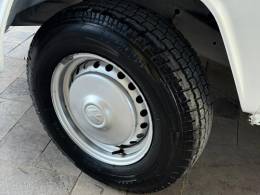 VOLKSWAGEN - KOMBI - 2006/2007 - Branca - R$ 40.000,00