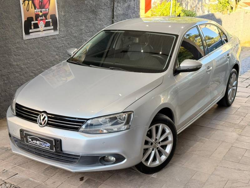 VOLKSWAGEN - JETTA - 2011/2012 - Prata - R$ 59.900,00