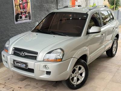 HYUNDAI - TUCSON - 2010/2011 - Prata - R$ 43.500,00