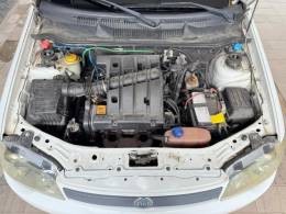 FIAT - PALIO - 2005/2006 - Branca - R$ 24.000,00