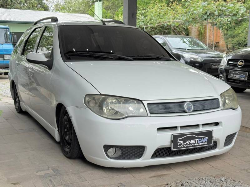 FIAT - PALIO - 2005/2006 - Branca - R$ 24.000,00