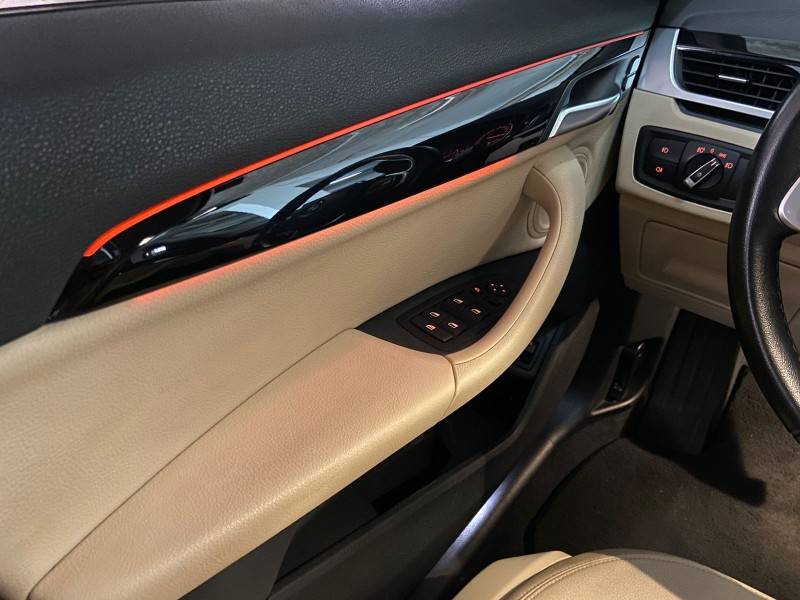 BMW - X1 - 2017/2018 - Branca - R$ 137.000,00