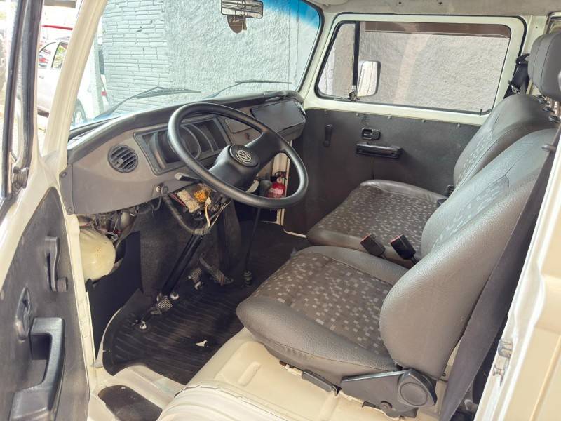 VOLKSWAGEN - KOMBI - 2012/2012 - Branca - R$ 53.000,00