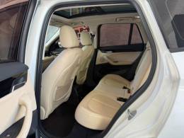 BMW - X1 - 2017/2018 - Branca - R$ 129.900,00