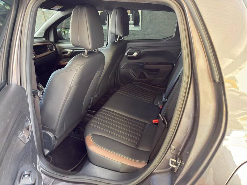 FIAT - STRADA - 2024/2025 - Cinza - R$ 129.900,00