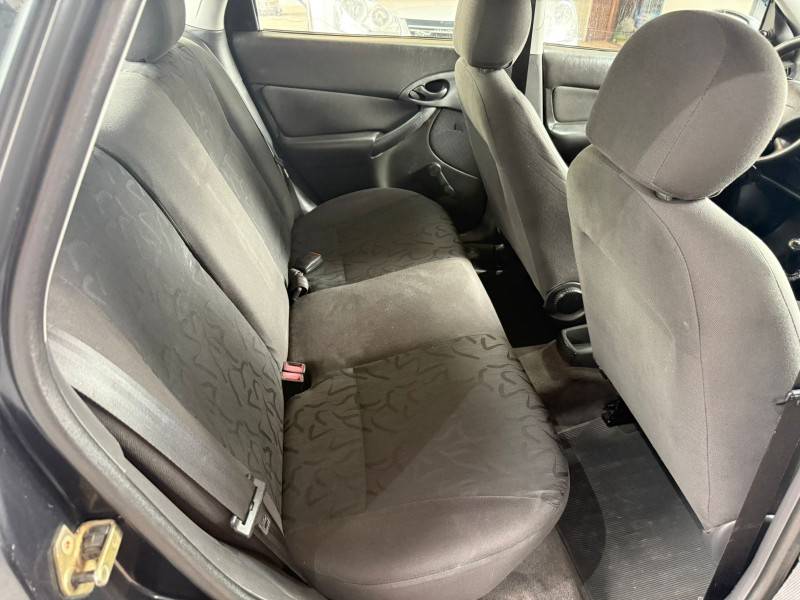 FORD - FOCUS - 2008/2009 - Preta - R$ 28.900,00