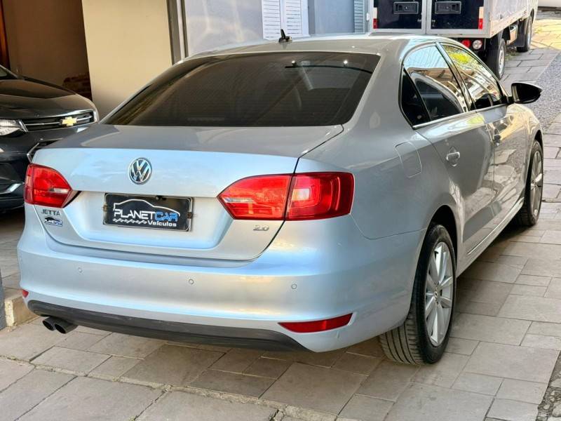 VOLKSWAGEN - JETTA - 2011/2012 - Prata - R$ 59.900,00