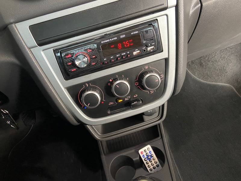 VOLKSWAGEN - SAVEIRO - 2012/2013 - Branca - R$ 43.500,00