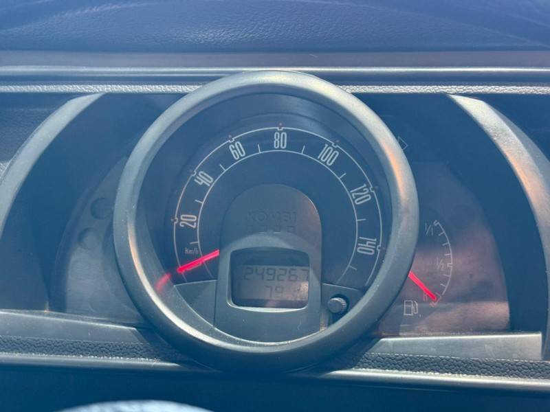 VOLKSWAGEN - KOMBI - 2006/2007 - Branca - R$ 40.000,00