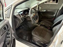 FORD - FIESTA - 2015/2016 - Branca - R$ 49.900,00