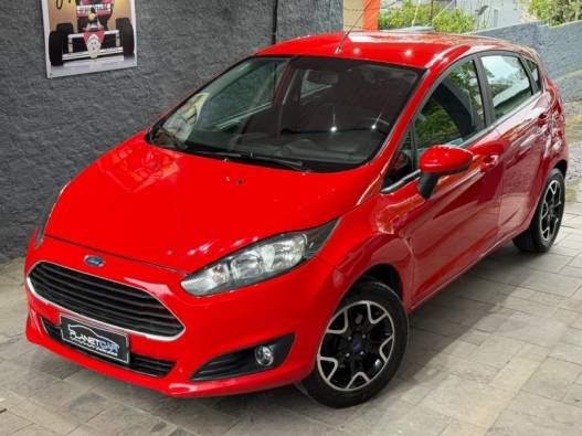 FORD - FIESTA - 2014/2015 - Vermelha - R$ 45.900,00